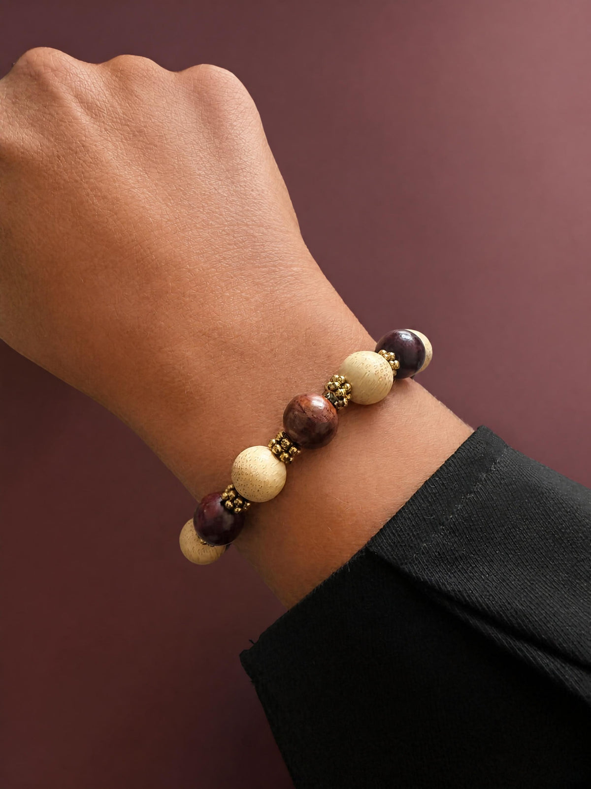 Bracelet élastique perles bois bicolore - Séparateurs dorés