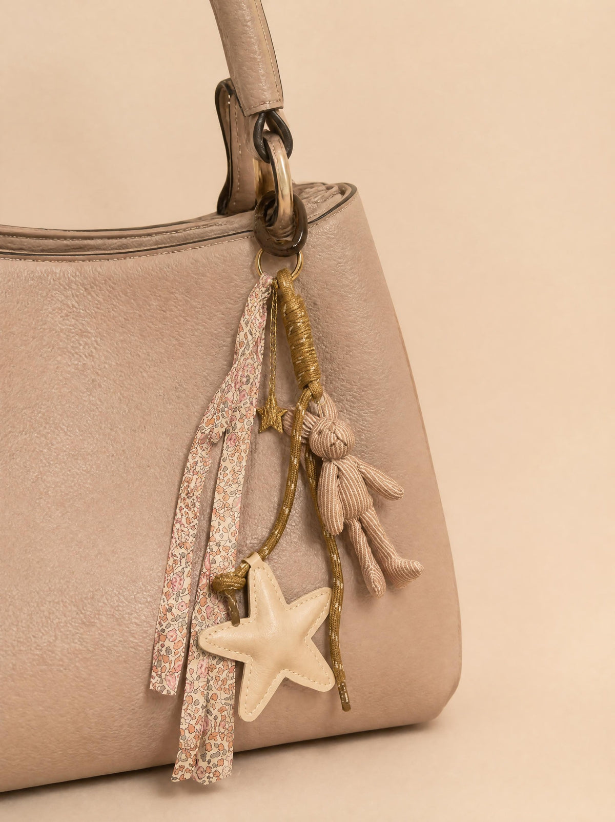Bijou de sac – Tons écru & marron